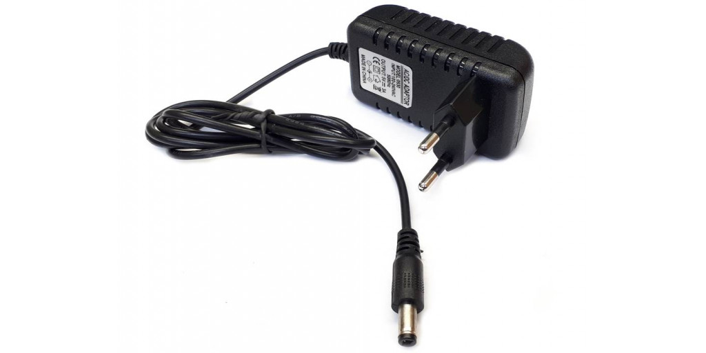 Зарядное устройство 5,0V, 3,0A, 5,5*2,5mm (LCD014)